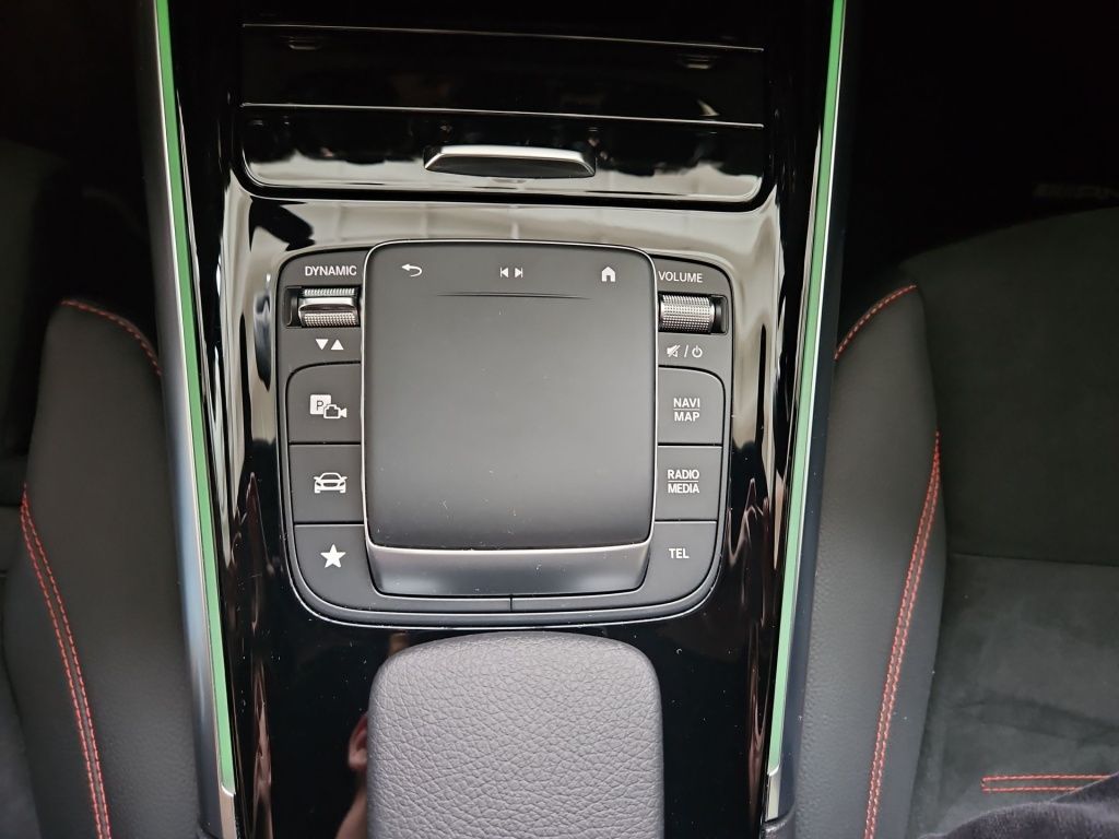 Fahrzeugabbildung Mercedes-Benz EQA 250 AMG Totwi. Navi LED Sport SHZ DAB Ambie.