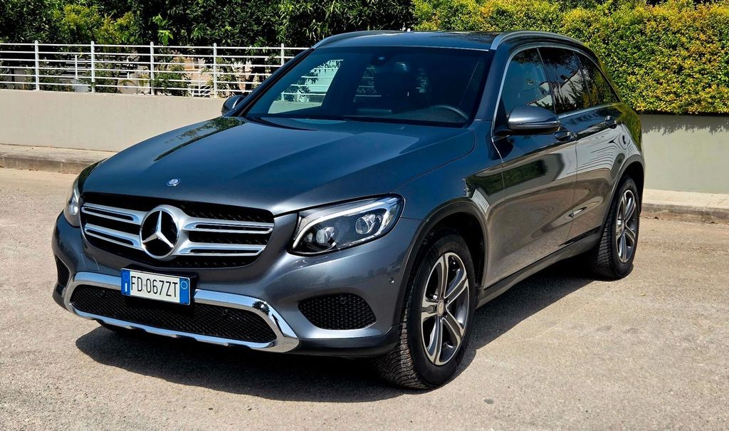Image of Mercedes-Benz GLC 220