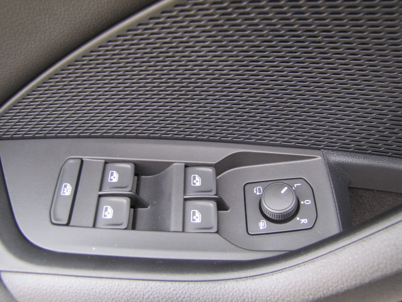 Fahrzeugabbildung SKODA Octavia Combi Style 1.5l TSI e-TEC 150PS DSG