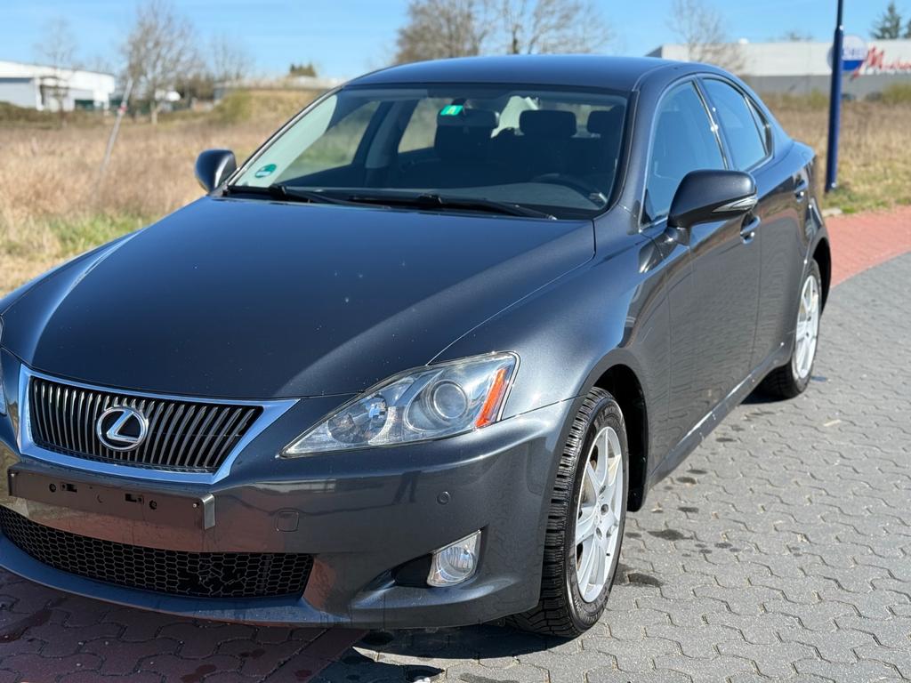 Lexus IS 220