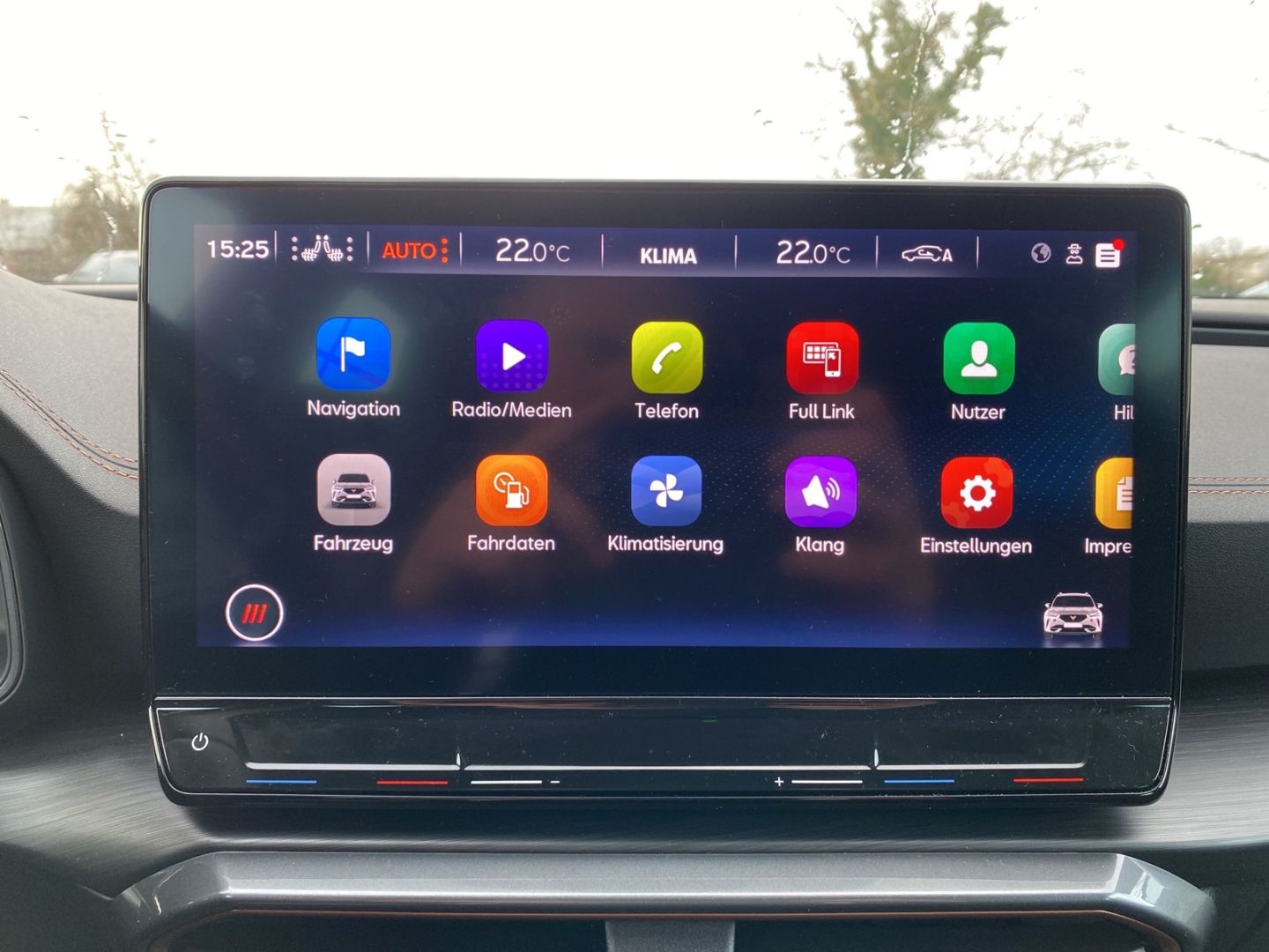 Fahrzeugabbildung CUPRA Formentor Basis 1.5 TSI EU6d AD* AHK* Navi *Memo