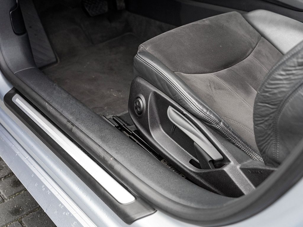 Fahrzeugabbildung Audi TT Coupe 1.8 TFSI NAVI LEDER SHZ XENON