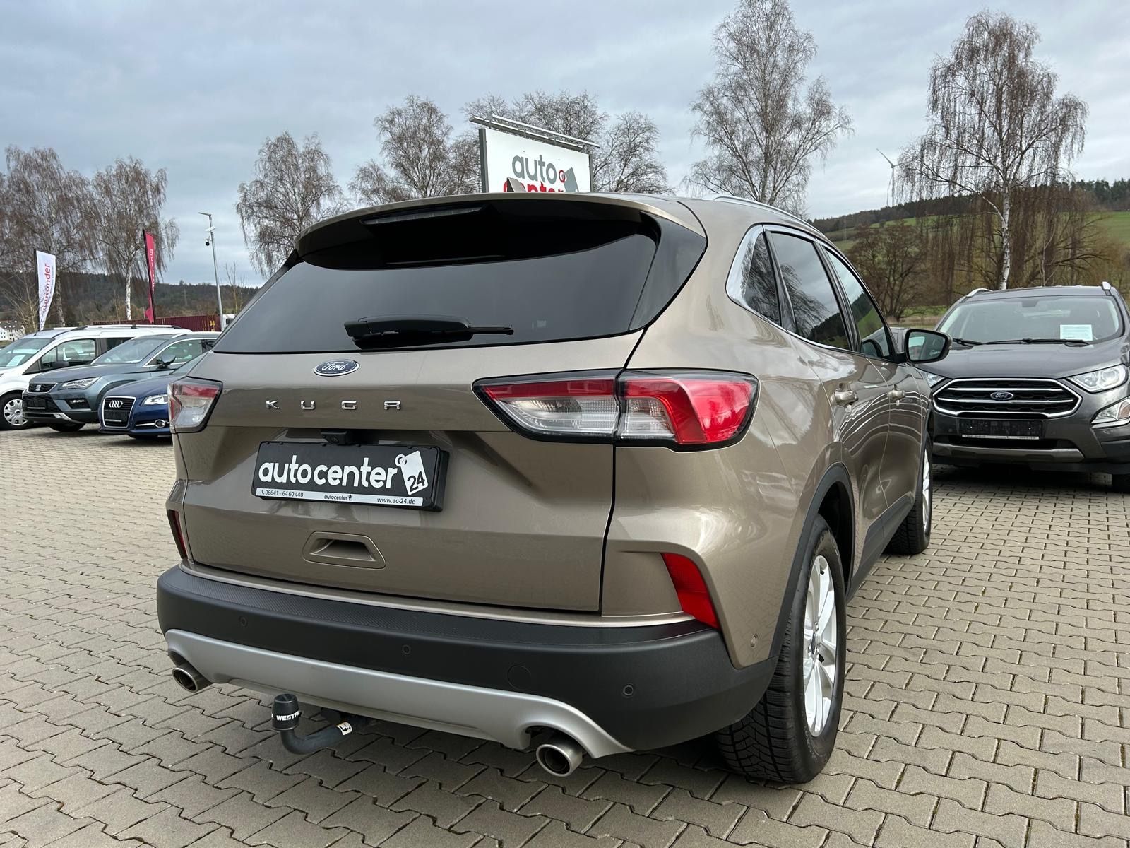 Fahrzeugabbildung Ford Kuga Titanium°LED°AHK°HeadUp°Winterpaket°Kamera