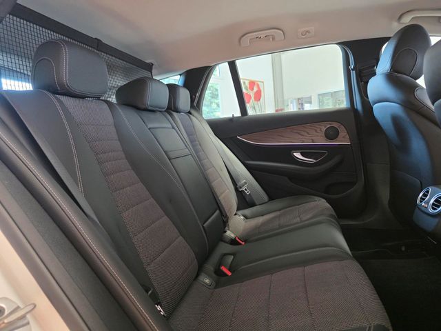 MERCEDES-BENZ E 200 — Foto 27