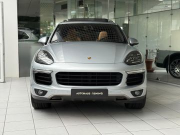 Porsche Cayenne - 2