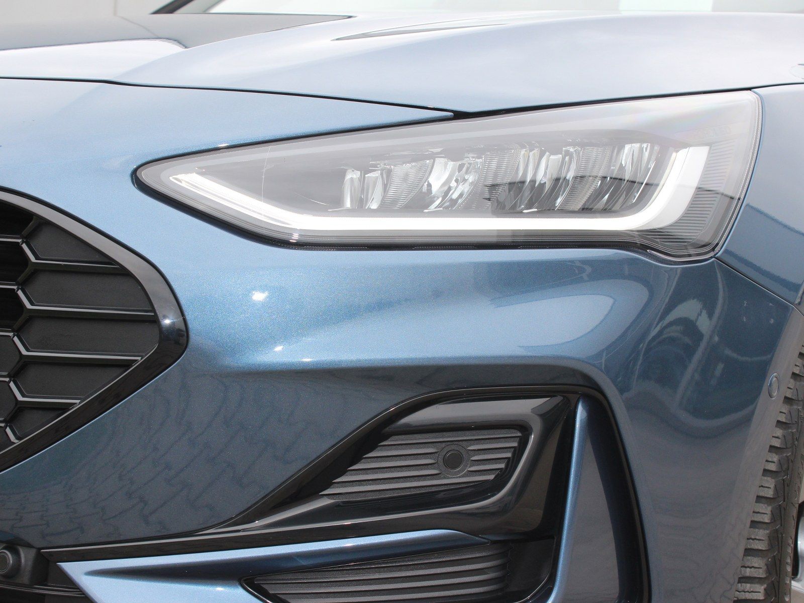 Fahrzeugabbildung Ford Focus ST-Line X 1,0 EcoBoost Mild Hybrid