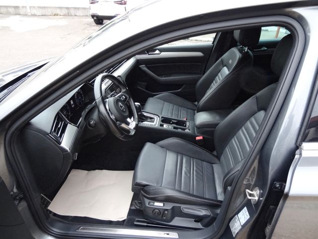 Fahrzeugabbildung Volkswagen Passat/Highline/2xR-Line/LED/Virtual/Kam/Leder/
