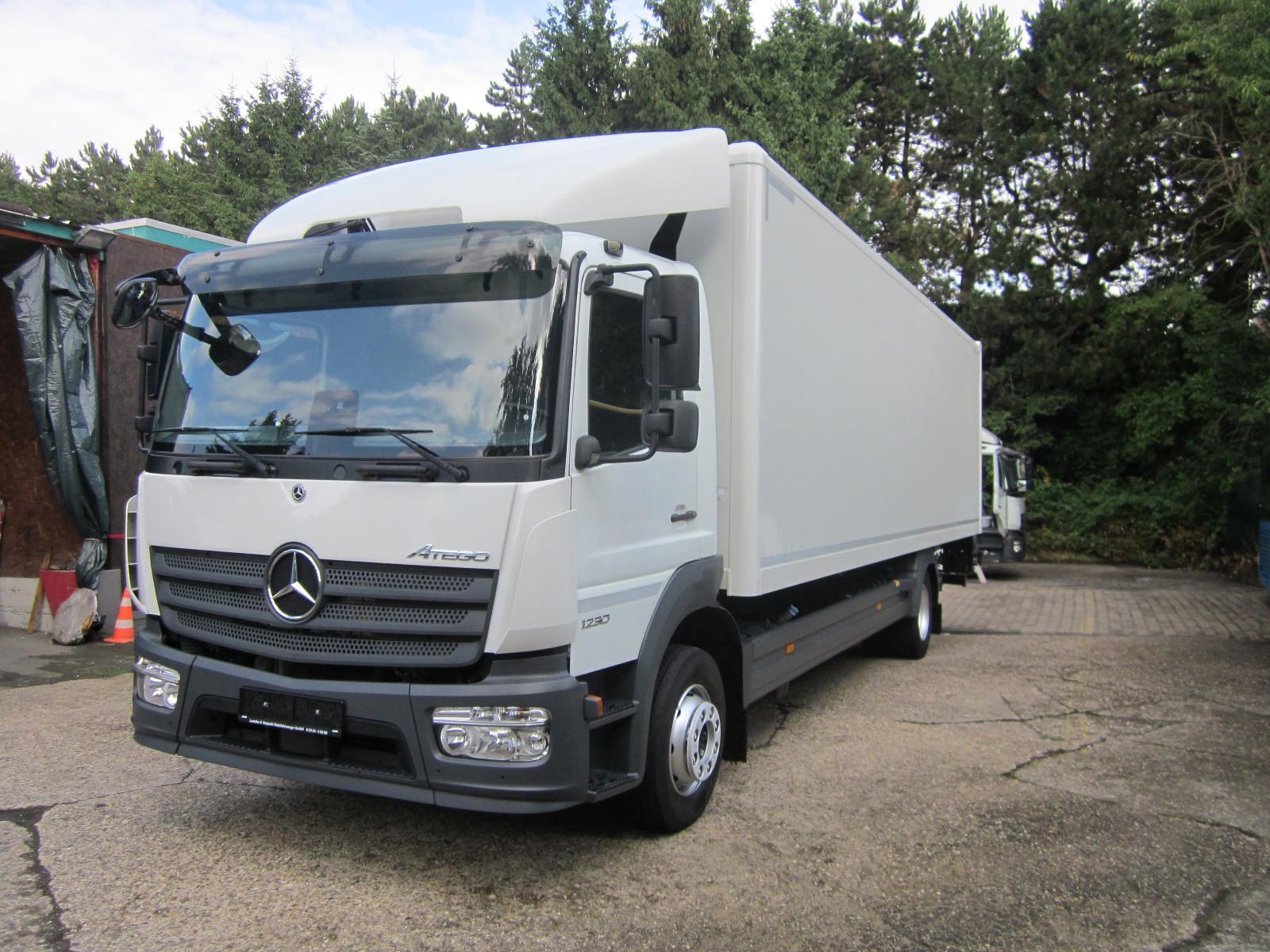 Mercedes-Benz 1230 Atego Koffer 8,14m lang LBW Automatik Klima