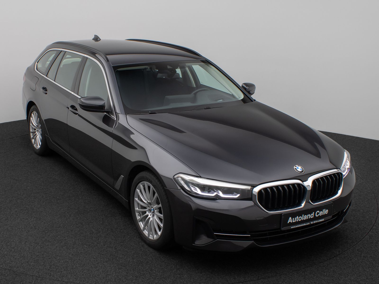 Fahrzeugabbildung BMW 520d Kamera HUD DAB 4xKlima DrivingAssist Alarm