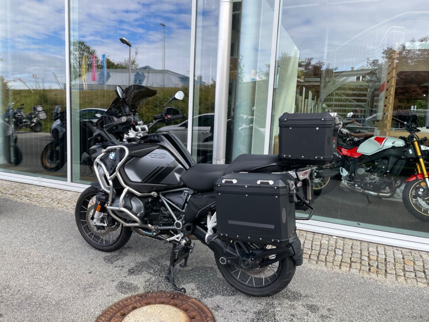 Fahrzeugabbildung BMW R 1250 GS ADVENTURE Sondermodell Triple Black vi