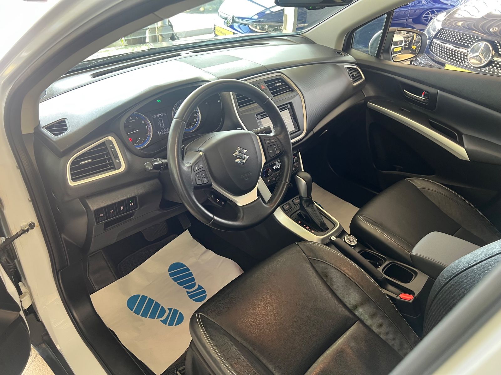 Fahrzeugabbildung Suzuki SX4 S-Cross Comfort+ 4x4 *PANO*LEDER*