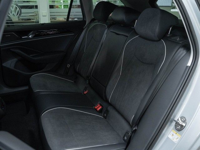 Passat Variant Elegance eHybrid AHK Business Pre