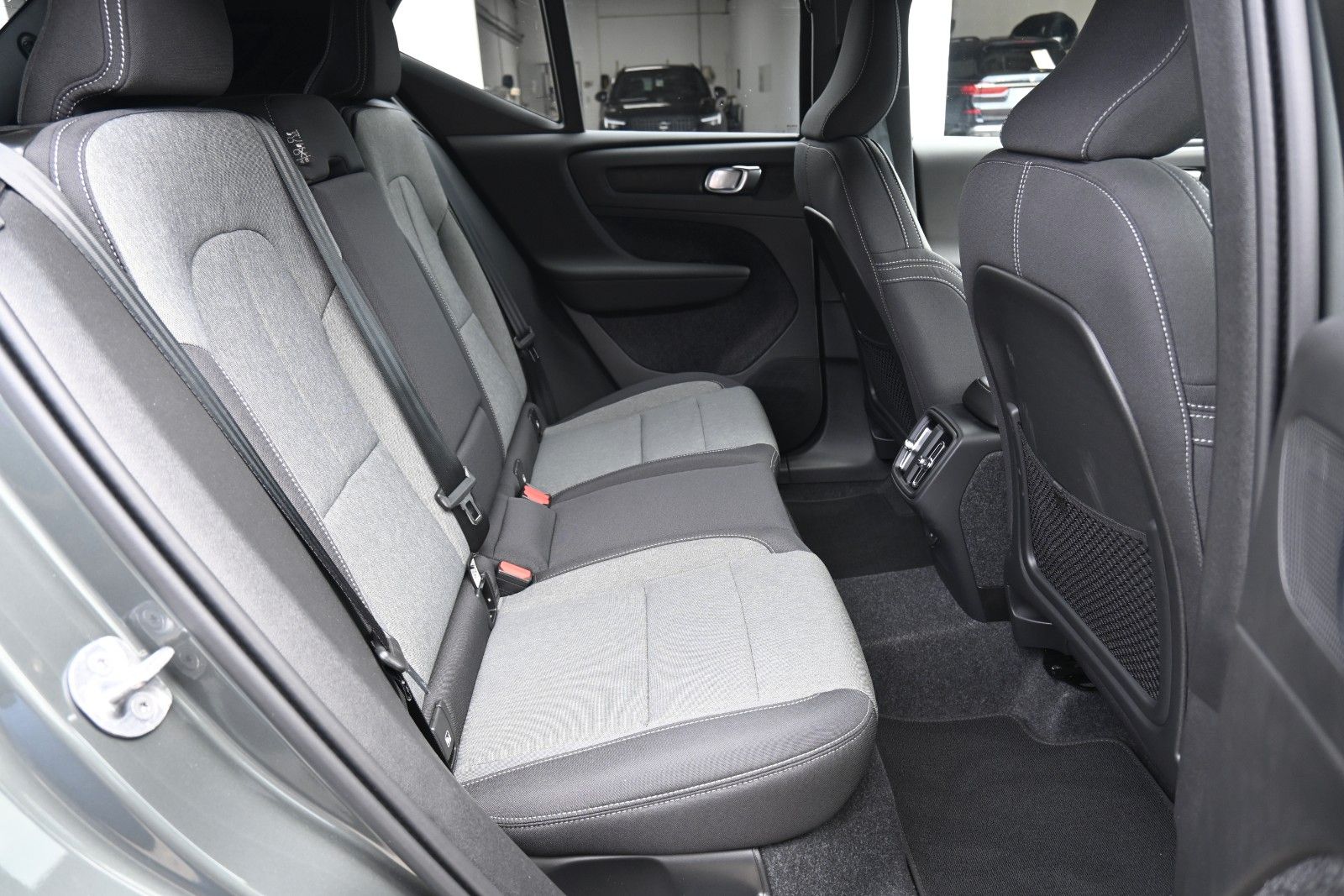 Fahrzeugabbildung Volvo XC40 B3 DKG Plus Dark*STDHZG*360°*H&K*ACC