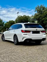 BMW 320d Touring M Sport Automatik M Sport - BMW 320 Gebrauchtwagen in Düsseldorf