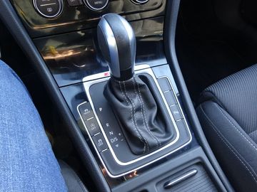 Fotografie 27 des VW Golf VII 4Motion 2.0 TSI R *aus1.Hand*Topzustand