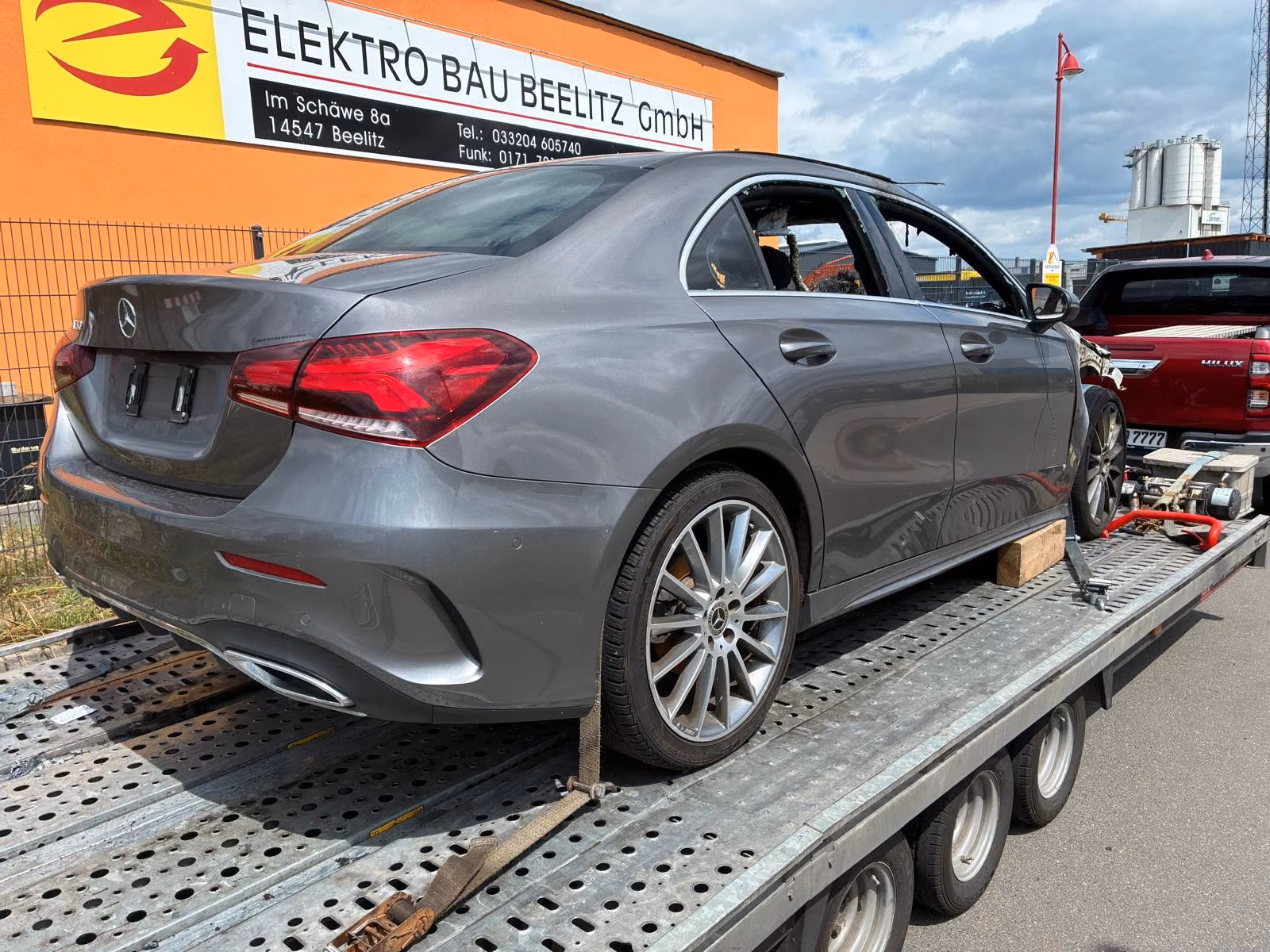 Mercedes-Benz CLA 180 AMG/2 Schlüssel und Dokumente vorhanden