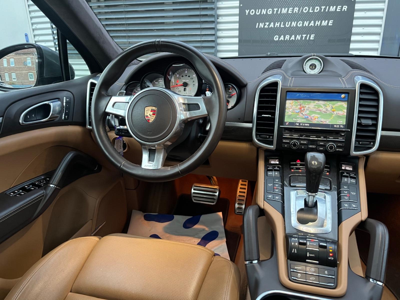 Porsche Cayenne Sport-Design*CHRONO*AHK*PANO*1.HAND*VOLL