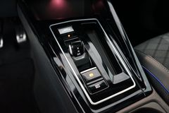 VW Golf 1.5 eTSI R-Line Black Style | Pano | HuD VW Golf 1.5 eTSI R-Line Black Style | Pano | HuD