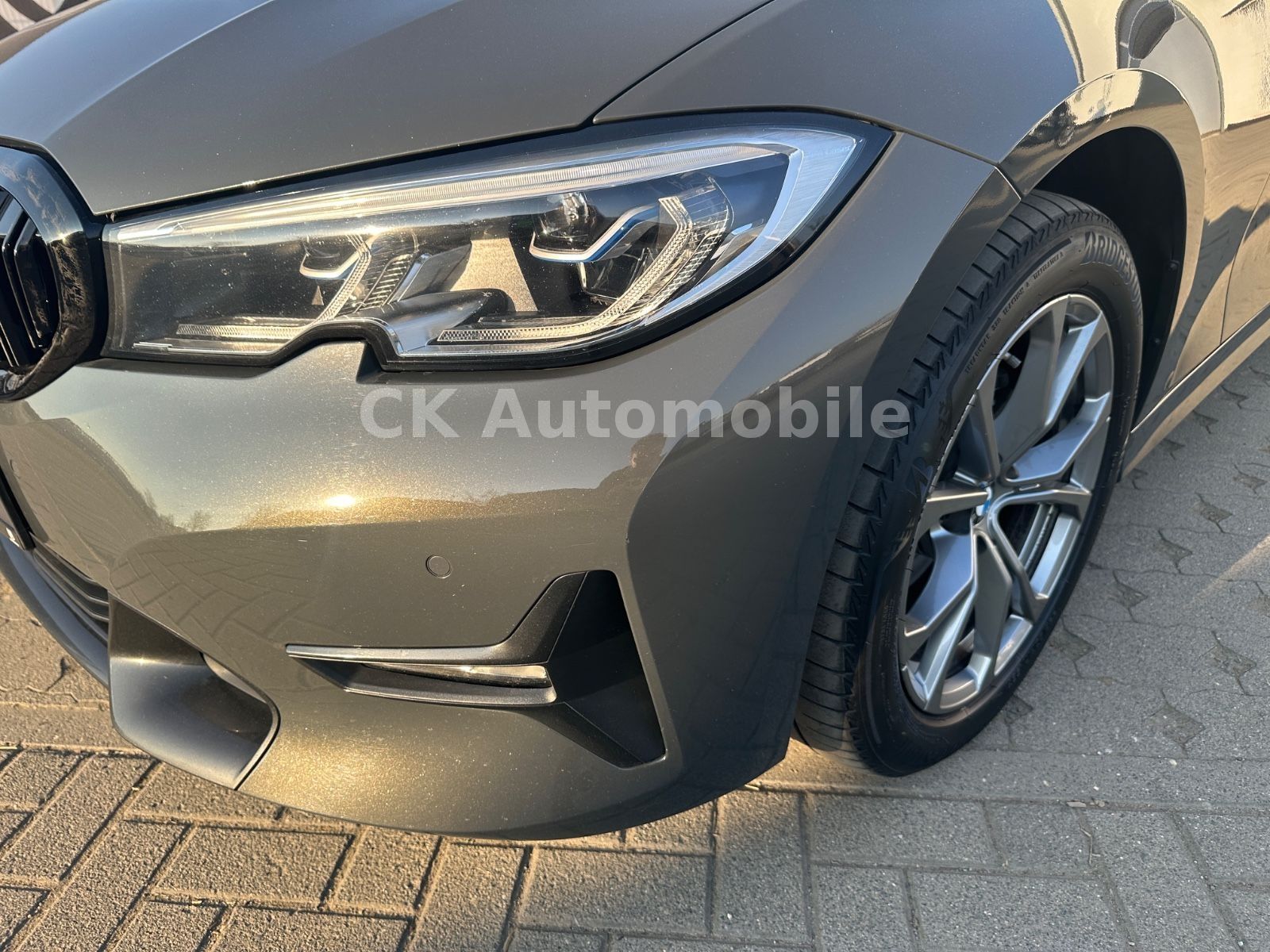 Fahrzeugabbildung BMW 320dxDrive Touring Sport-Line/Laser/Pano/ACC/AHK