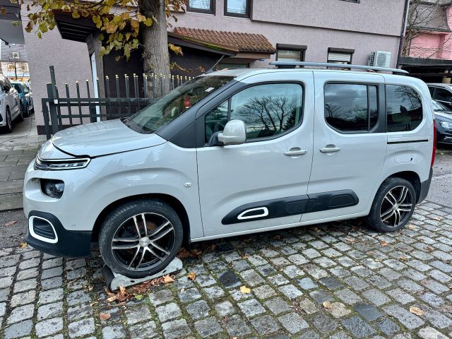 Citroën Berlingo 1.5 Blue-HDI Shine M Autom. *Panorama*