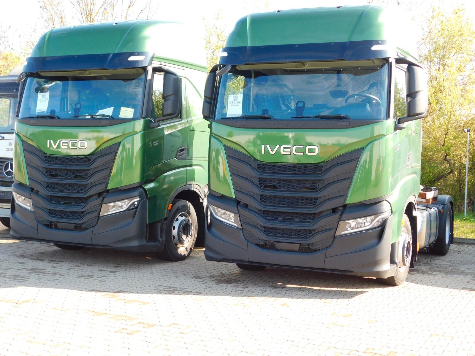 Fahrzeugabbildung Iveco S-Way AS440S50T/P mit ADR Ausstattung Klasse AT