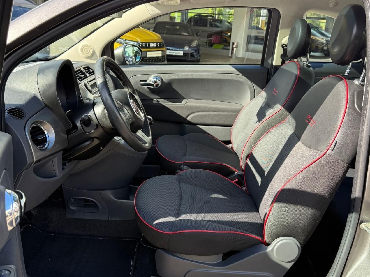 Fahrzeugabbildung Fiat 500 Lounge 1.2