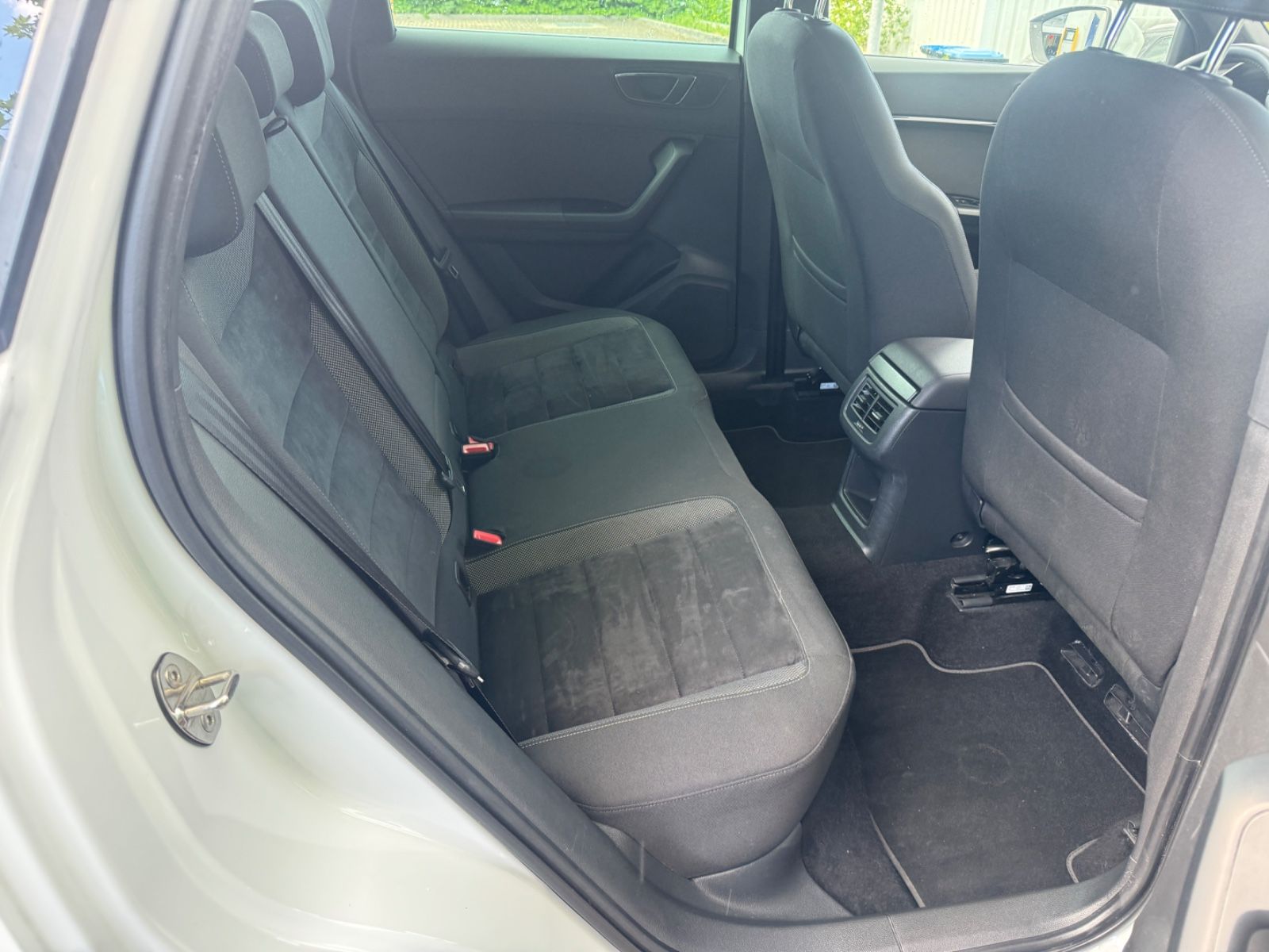 Fahrzeugabbildung SEAT Ateca Xcellence LED+Navi+AHK+Bluetooth