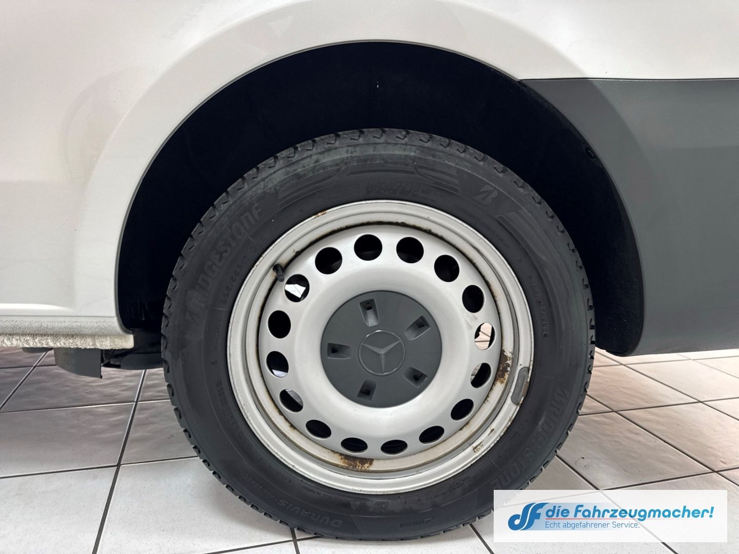 Fahrzeugabbildung Mercedes-Benz Vito Mixto 119CDI 4x4 lang Navi Digitales Cockpi