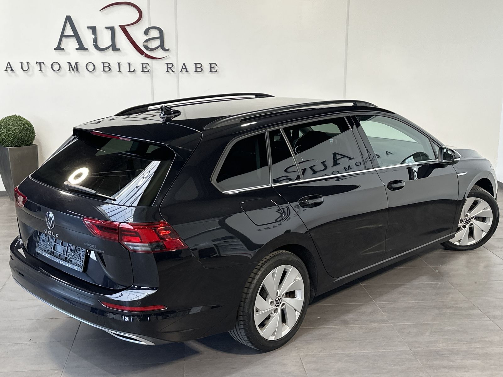 Fahrzeugabbildung Volkswagen Golf Variant 2.0 TDI DSG Style NAV+LED+AHK+KAM