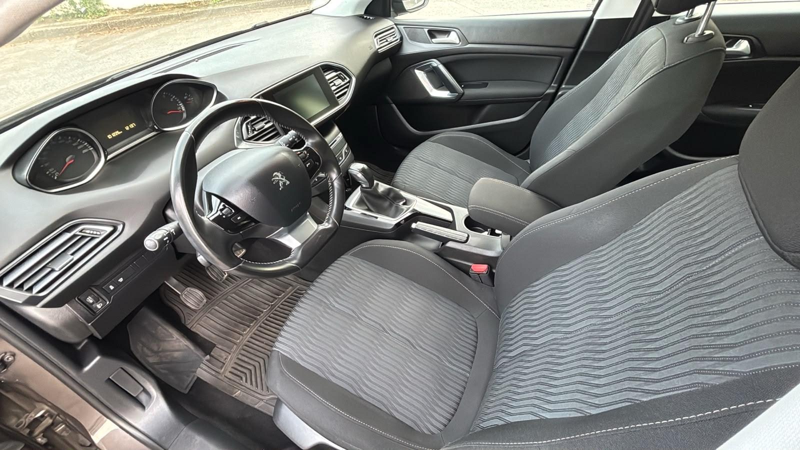 Peugeot 308 Active *1.2 Benzin* *Gut gepflegt*