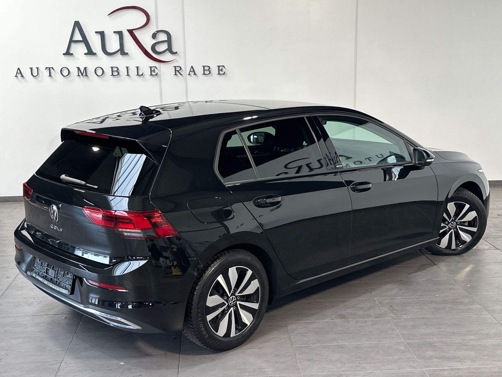 Fahrzeugabbildung Volkswagen Golf VIII 2.0 TDI DSG MOVE NAV+LED+PANO+AHK+HUD