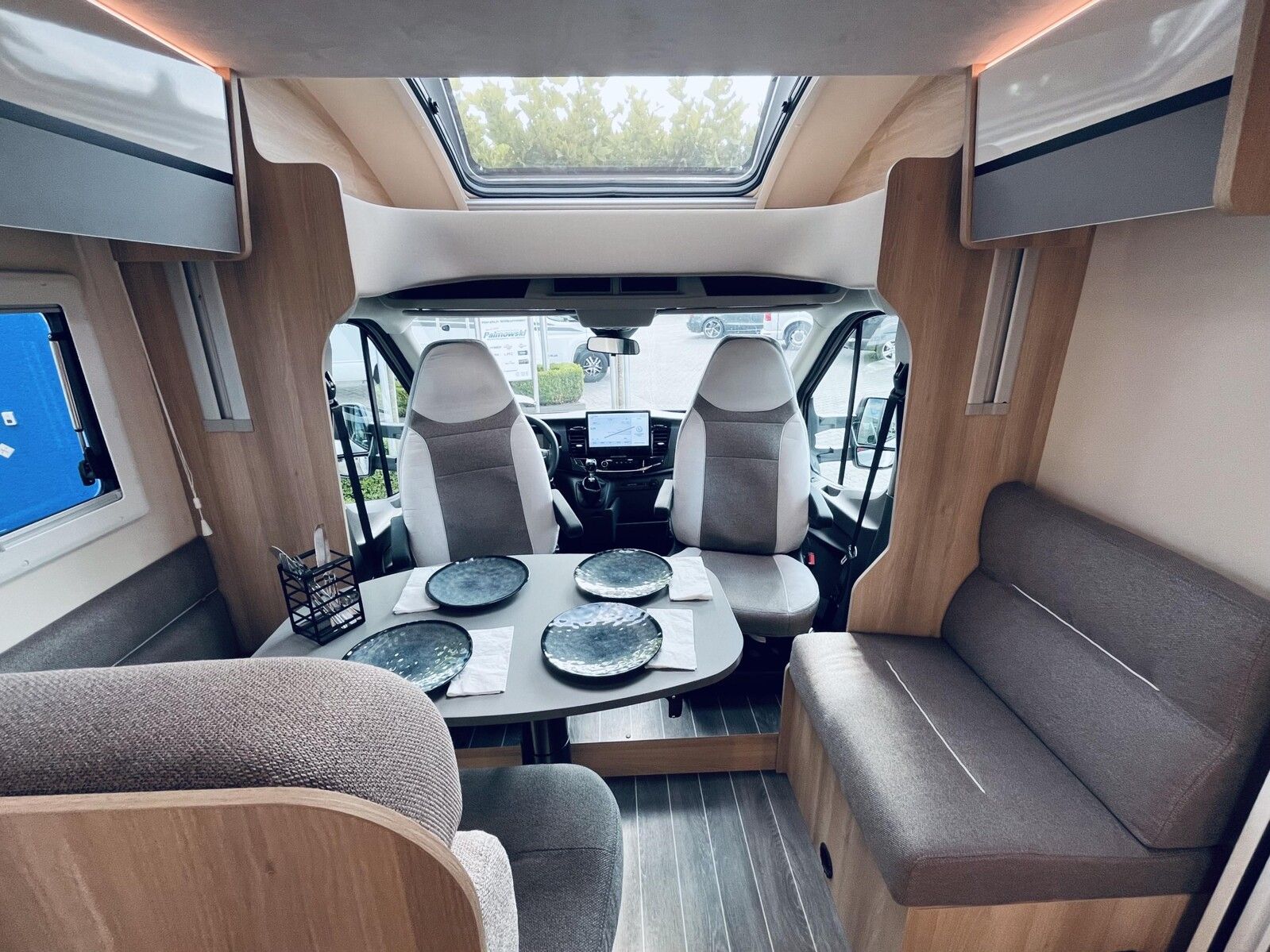 Fahrzeugabbildung NobelART T 6000 Ford