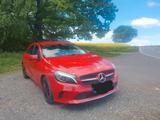 Mercedes-Benz A 160 - - rote Mercedes-Benz A 160