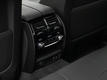 Fahrzeugabbildung BMW 520d M Sport  Kamera HUD DAB HiFi AHK DisplayKey