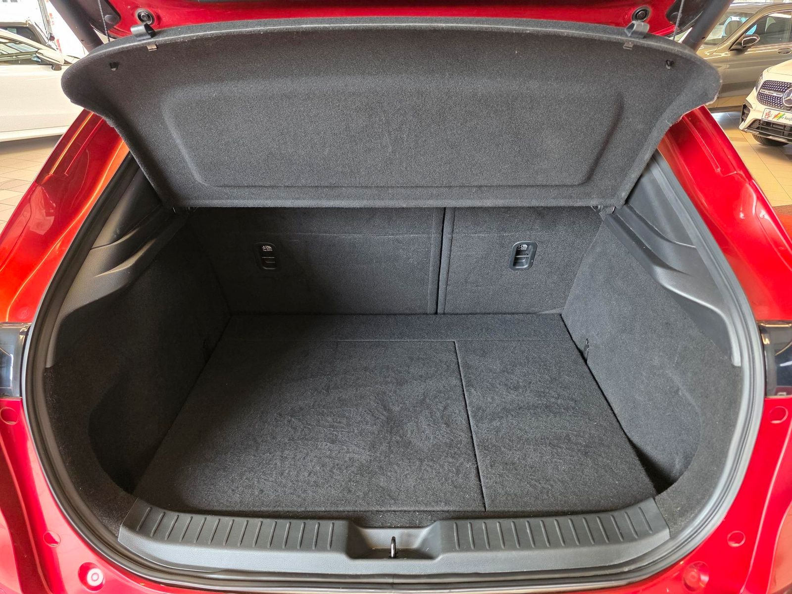 Fahrzeugabbildung Mazda CX-30 Skyactiv-X 186/Bose/DAB/Keyless/360°/Ahk