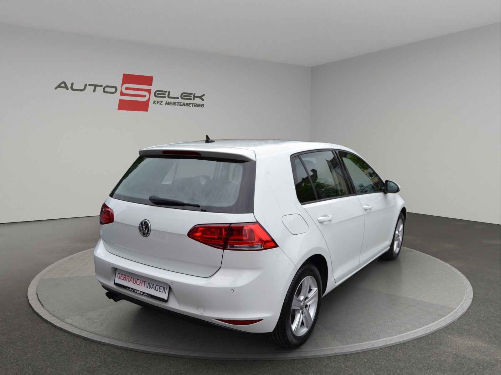 Fahrzeugabbildung Volkswagen Golf VII Lim. Comfortline BMT INSPEKTION TÜV NEU