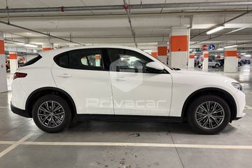 Alfa-Romeo Stelvio - 4
