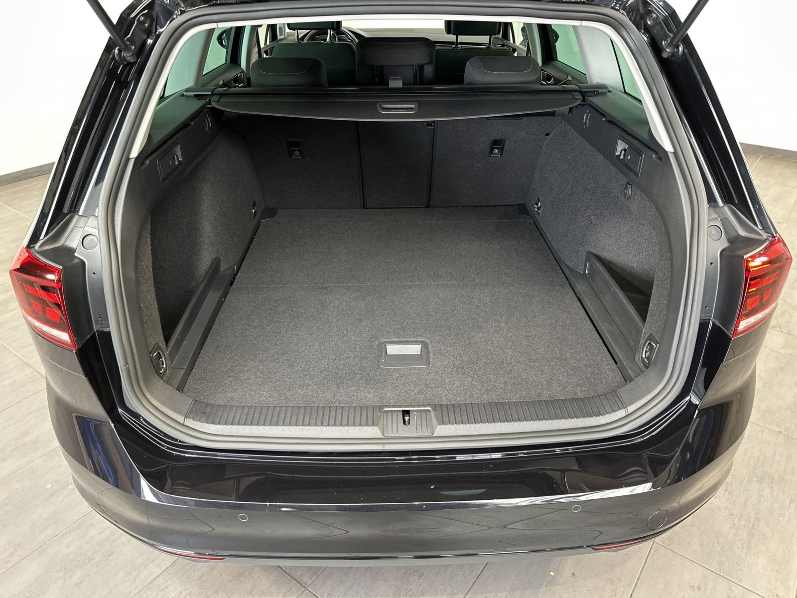 Fahrzeugabbildung Volkswagen Passat Variant 2.0 TDI Business NAV+LED+ACC+KAM