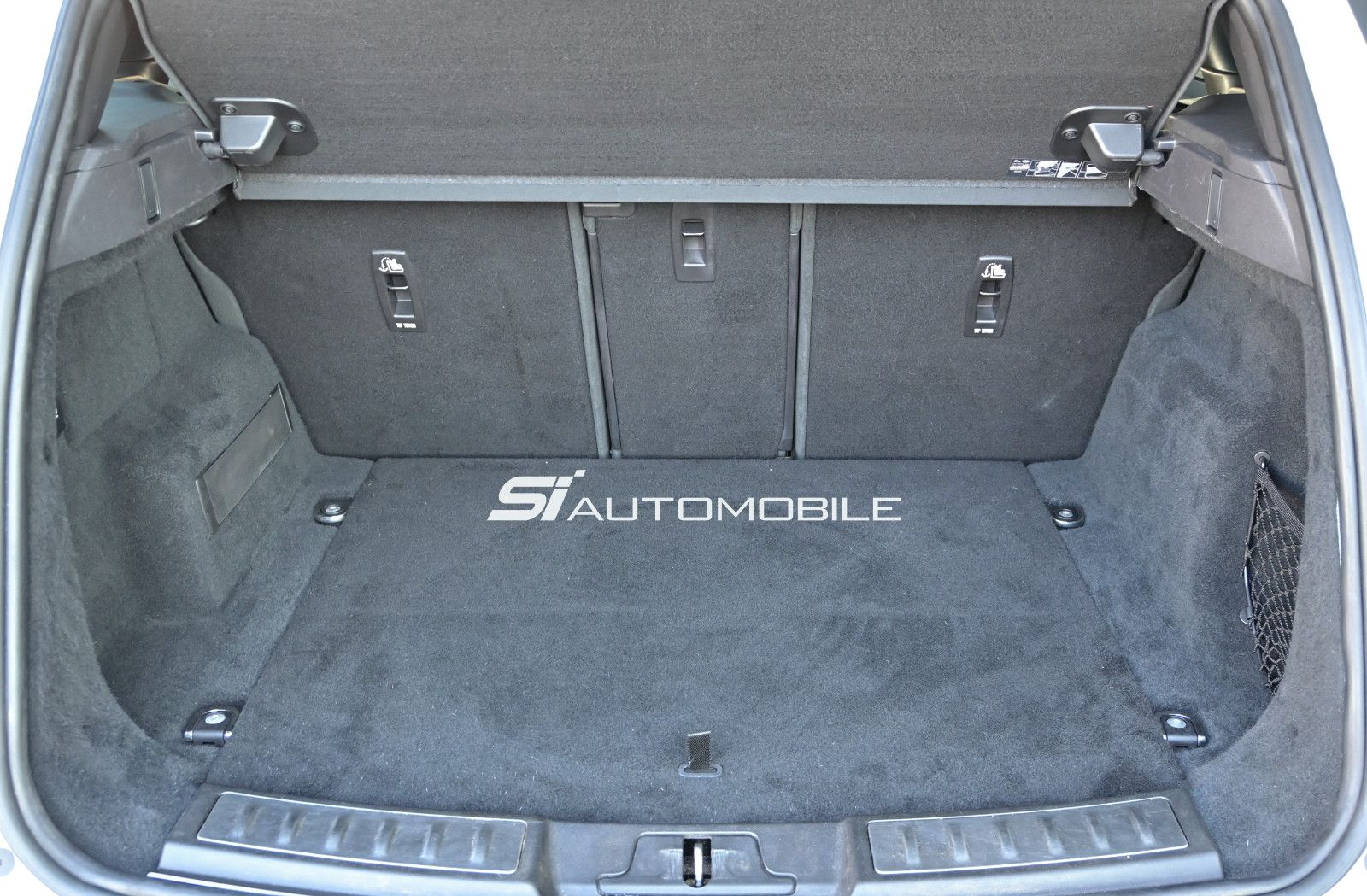 Fahrzeugabbildung Land Rover Range Rover Evoque D150 R-DYNAMIC S °AHK°PANO°ST