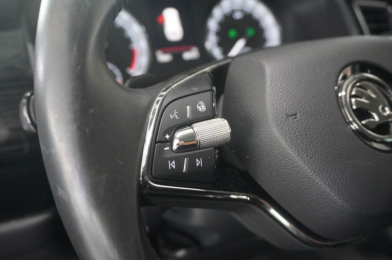 Fahrzeugabbildung SKODA Kodiaq 2.0D STYLE 7-SITZ NAVI/LED/KAMERA/ACC/AHK