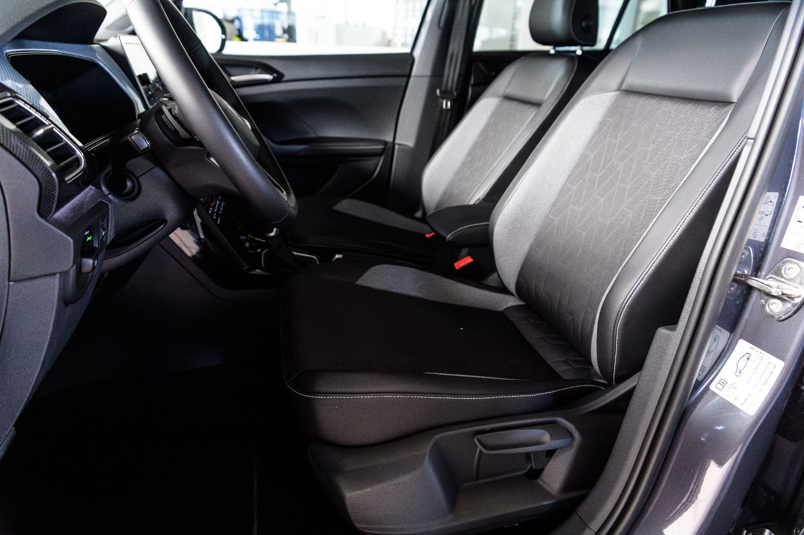 Fahrzeugabbildung Volkswagen T-Cross Goal 1.0 TSI DSG LED+AHK+NAVI+ACC+APP