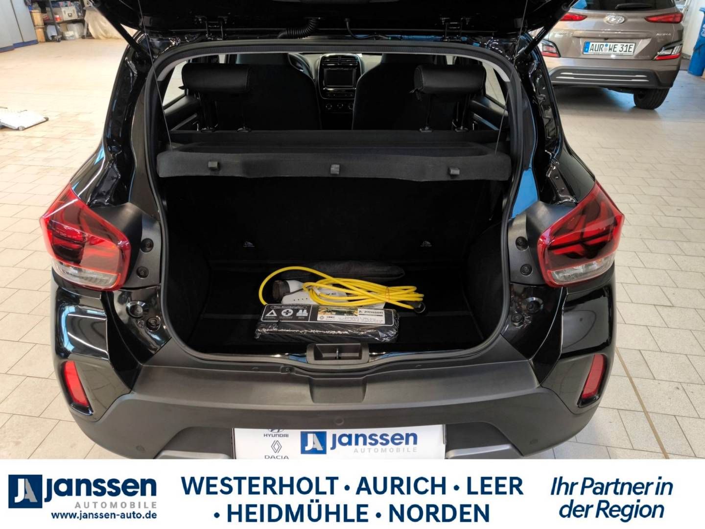 Fahrzeugabbildung Dacia Spring Essential CCS- Anschluss