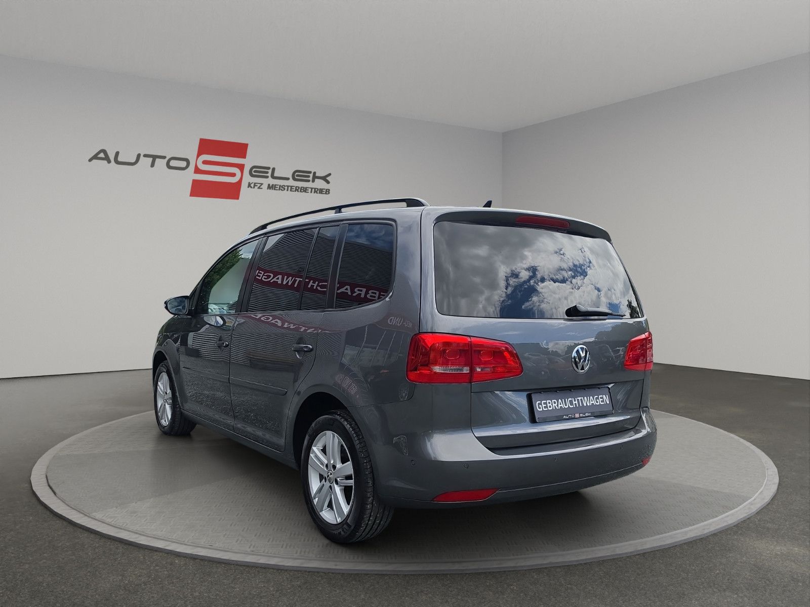 Fahrzeugabbildung Volkswagen Touran Match AUTOMATIK LEDER  PDC SHZ PDC