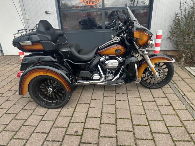 Harley-Davidson Trike FLHTCUTG Tri Glide Ultra