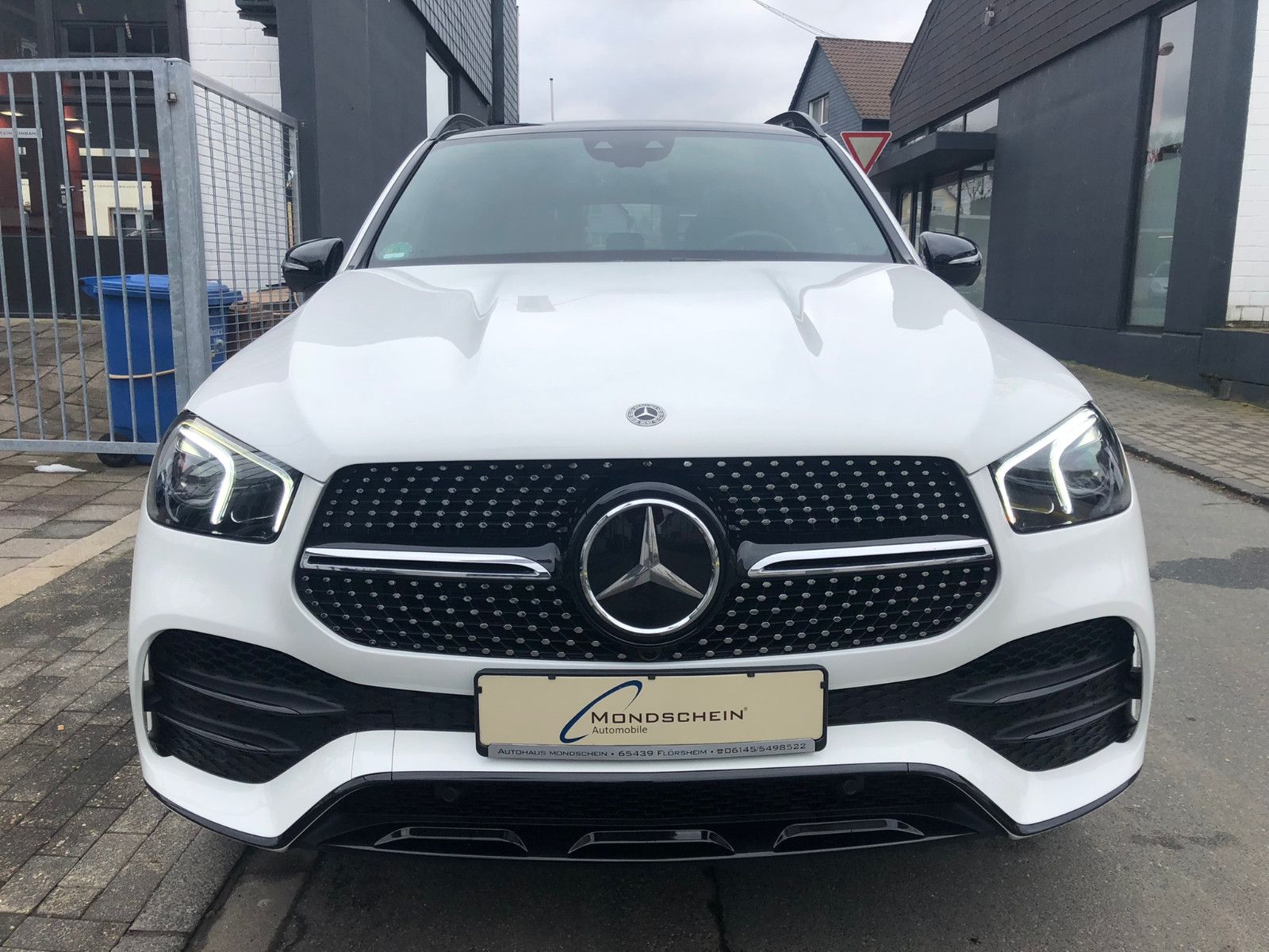 Fahrzeugabbildung Mercedes-Benz GLE 400d 4MATIC |AMG|HUD|Burmester|Pano|360°|AHK