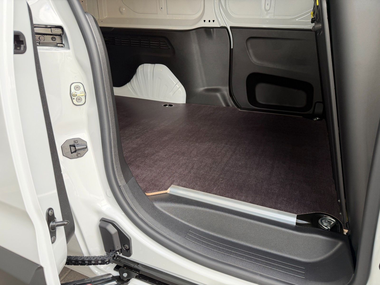Fahrzeugabbildung Opel Combo E Cargo 1.5 D Basis erhöhte Nutzlast XL