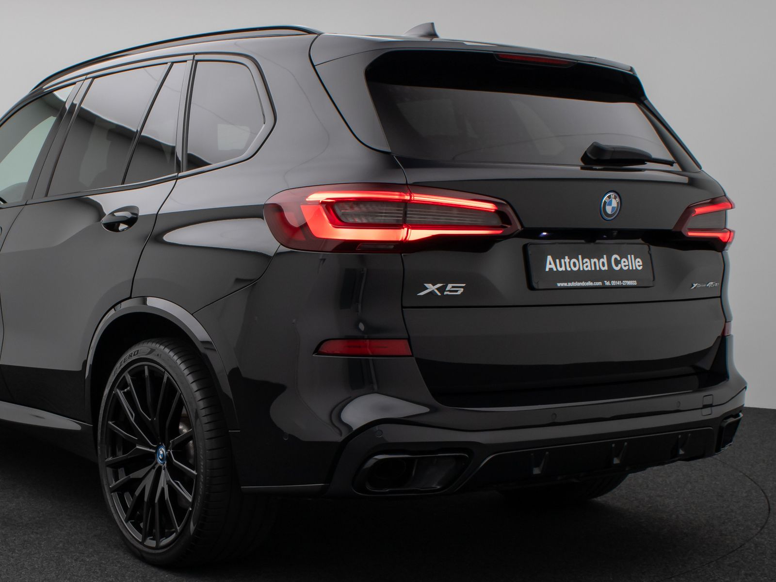 Fahrzeugabbildung BMW X5 xD45e M Sport Panorama Laser 360°HUD DAB HiFi