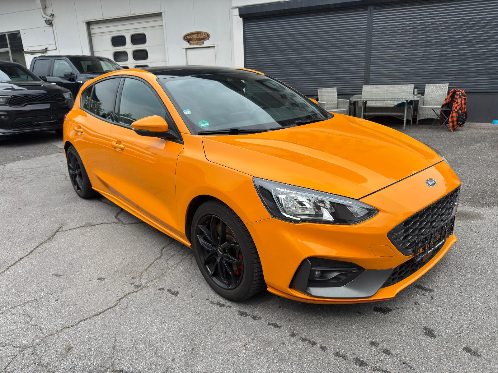Ford FOCUS ST 280PS RECARO*PANO*B&O*PANO*NAVI*LED*