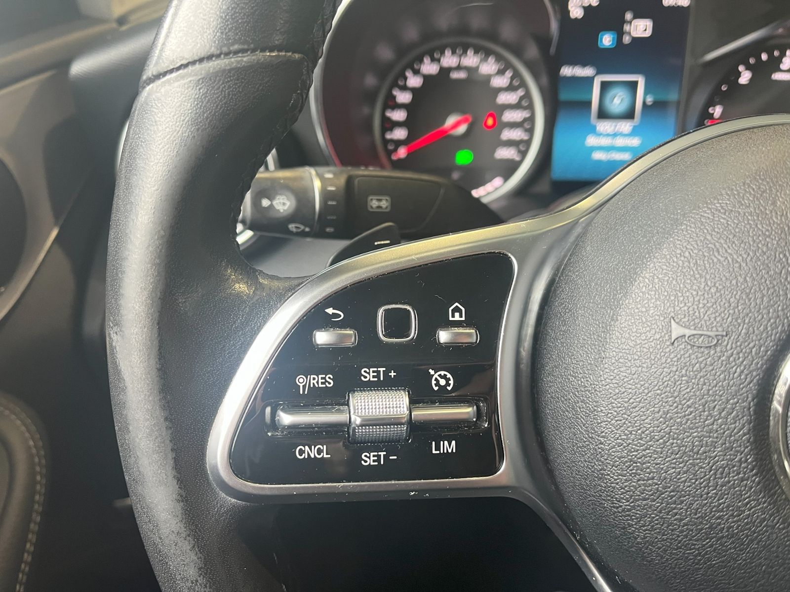 Fahrzeugabbildung Mercedes-Benz C 220 d 9G-TRONIC LED NAVI KAMERA NIGHT PAKET