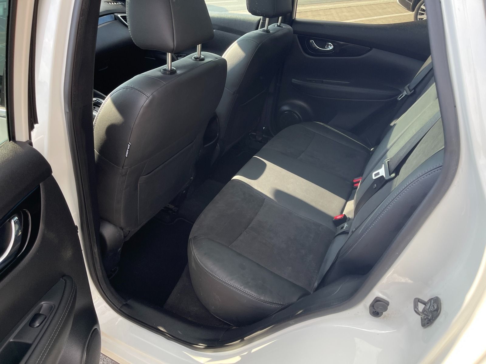 Fahrzeugabbildung Nissan Qashqai 1.2 DiG-T Tekna Autom. Pano/Allwetter